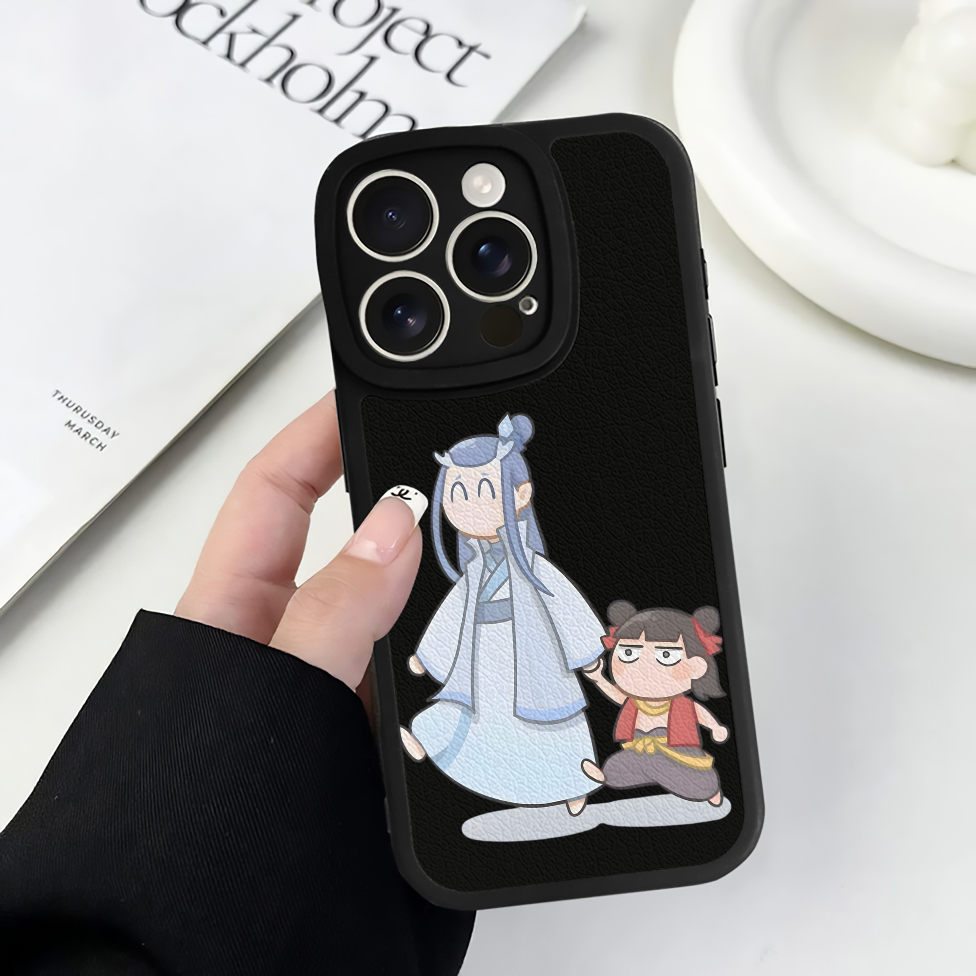 （画像用） Ne Zha 2 ナタ 魔童の大暴れ 【iPhone 16シリーズ対応】シリコンスマホケース（レザー調） 材質：シリコン